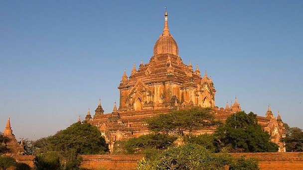 Храм Хтиломинло в Багане