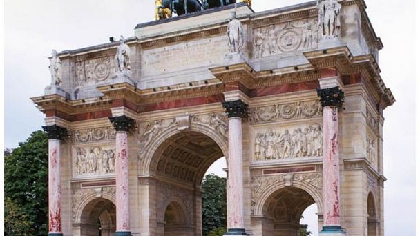 Триумфальная арка на площади Каррузель в Париже