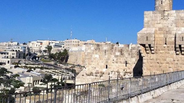 Прогулка по крепостным стенам в Иерусалиме