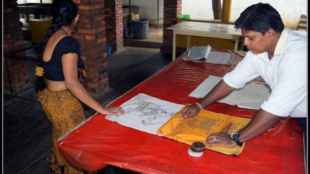 Фабрика батика в Дамбулле в Дамбулле