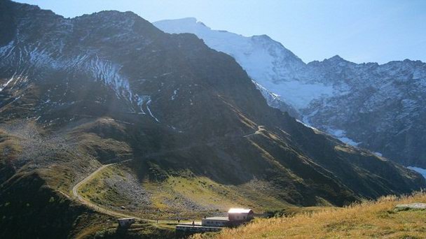 Гора Нид д` Эгл в Ла Диге Гора Нид д` Эгл в Ла Диге