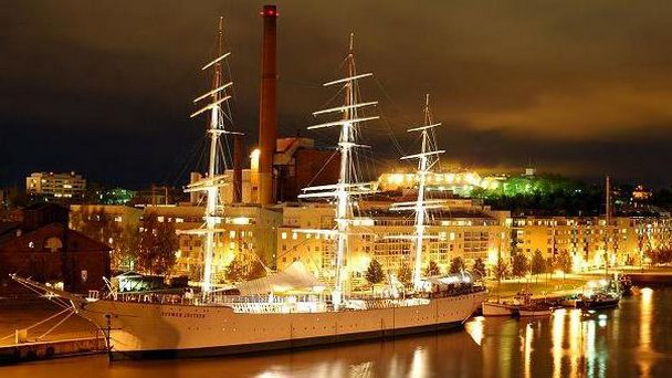 Парусник Финский лебедь в Турку