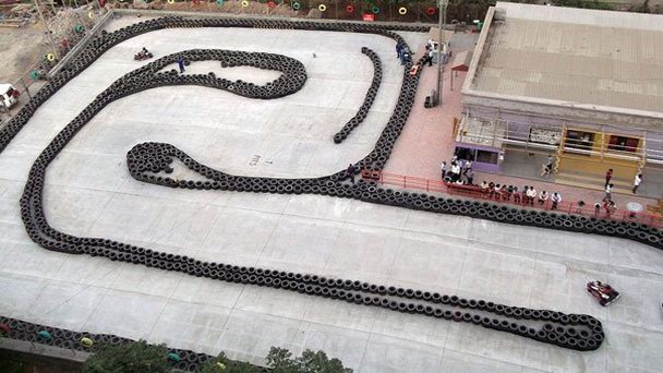 Молодежный парк Hakone в Мумбаи