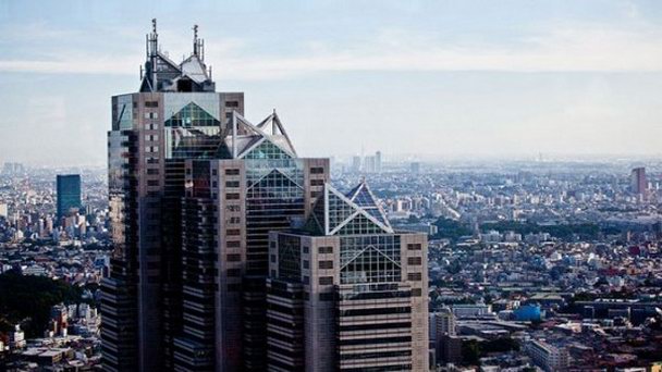 Небоскреб Shinjuku Park Tower в Токио