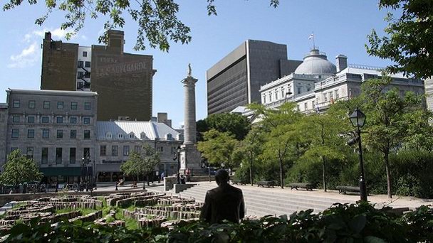 Пляс-де-ля-Доверсье в Монреале