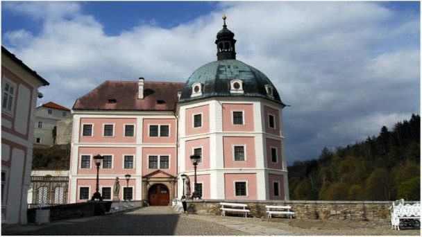 Замок Бечов в Карловых Варах