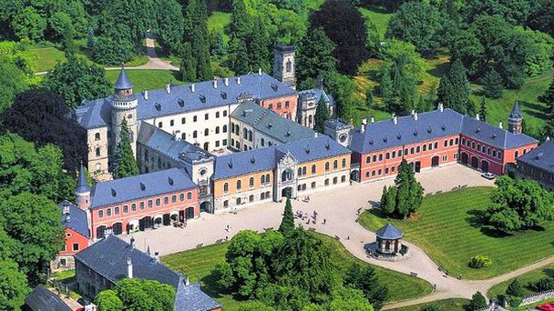 Замок Сихров в Яблонец над Нисой