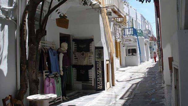 Улица Матоянни на Миконосе