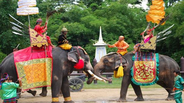 Зоопарк Samphran Elephant Ground в Провинции Након Патхом