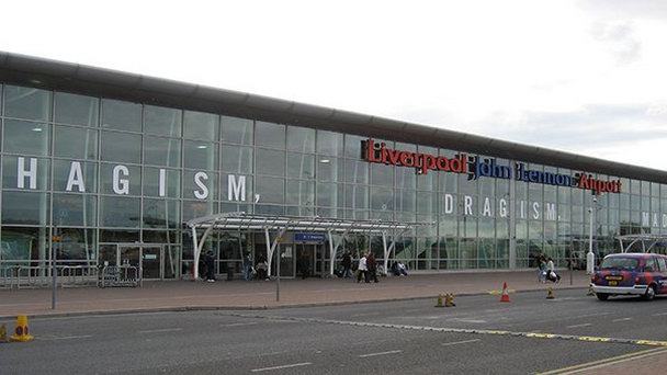 Ливерпульский аэропорт имени Джона Леннона в Англии