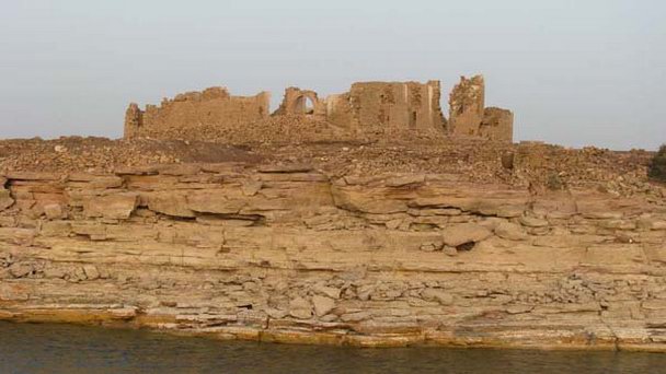 Цитадель замка Каср Ибрим в Асуане Цитадель замка Каср Ибрим в Асуане