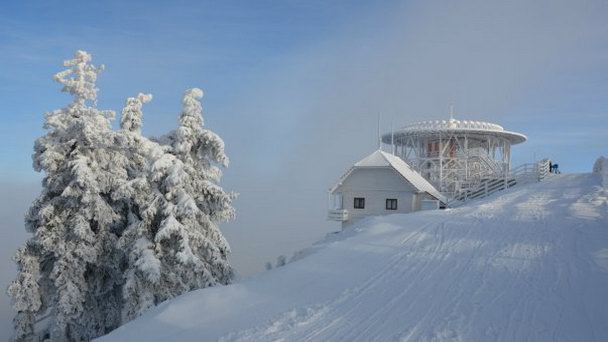 Вершина горы Постэварул в Южных Карпатах Вершина горы Постэварул в Южных Карпатах
