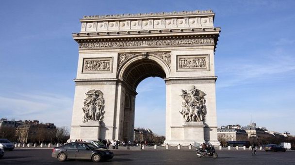 Триумфальная арка в Париже Триумфальная арка в Париже