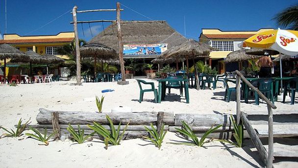 Пляжный клуб Tequila Beach в Канкуне