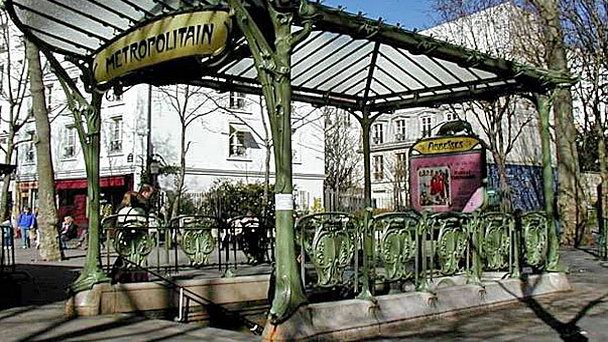 Станция метро Abbesses в Париже