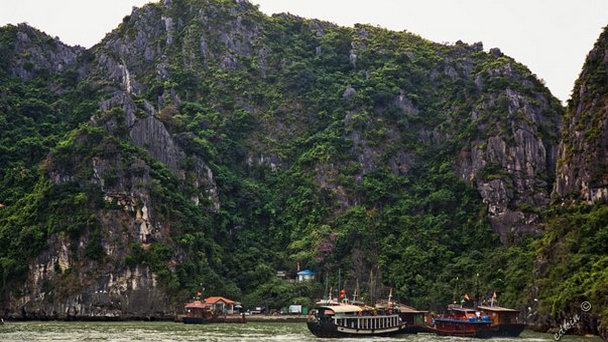 Остров Бо Нау в Халонге