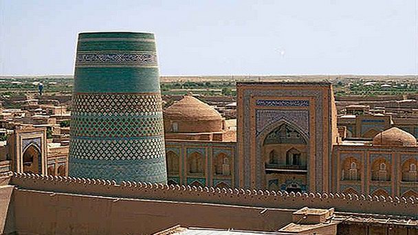 Минарет Кальта-Минор в Хиве