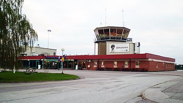 Аэропорт Эребру