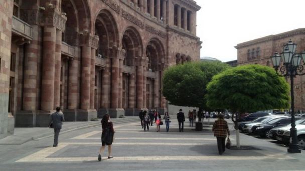 Здание правительства Армении в Ереване