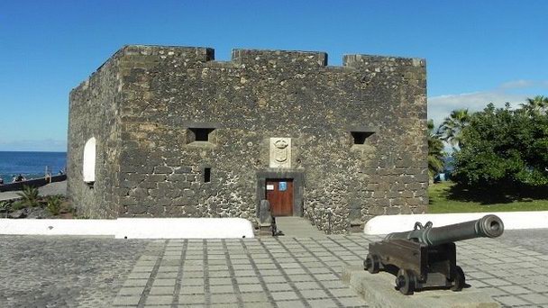 Замок Кастильо-де-Сан-Фелипе на Канарских островах