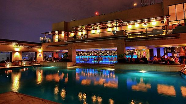 Бар Luna в Куала-Лумпуре Бар Luna в Куала-Лумпуре