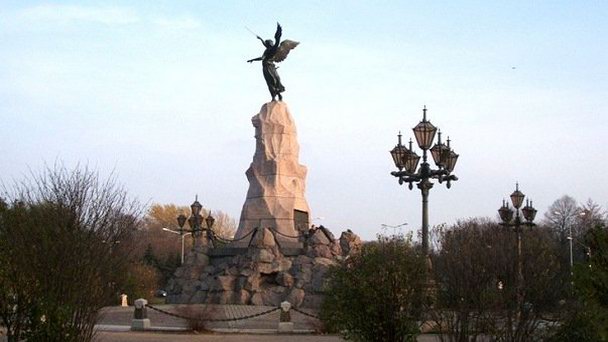 Памятник броненосцу «Русалка» в Таллине