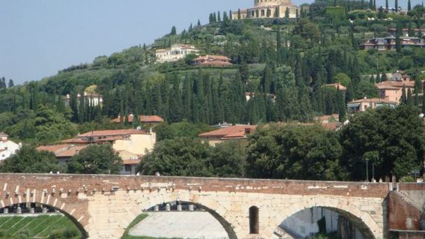 Римский каменный мост в Вероне