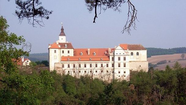 Замок Евишовице в Зноймо