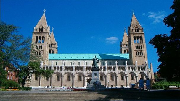 Кафедральный собор Печа в Южно-Задунайском крае