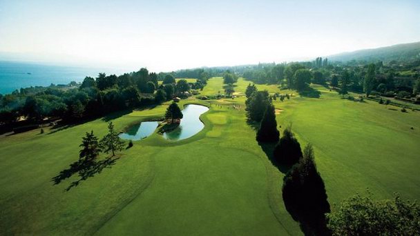 Курорт с термальной водой Эвиан в Эвьян-ле-Бене