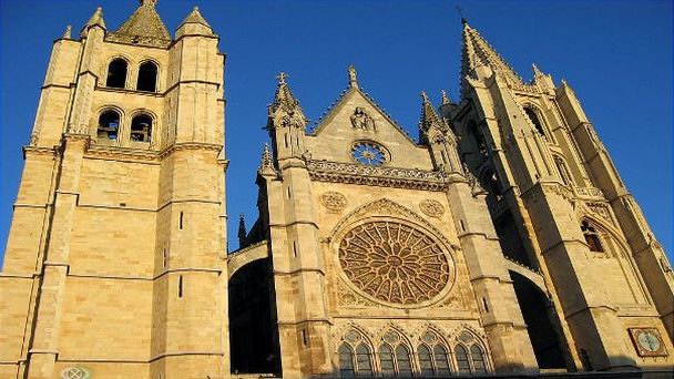 Готический Кафедральный собор в Леоне