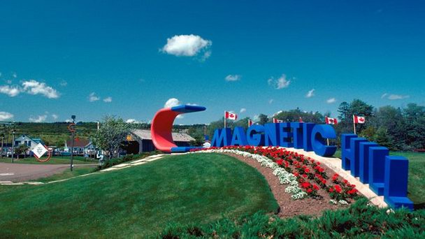 Тематический развлекательный парк Magnetic Hill в Нью-Брансуике