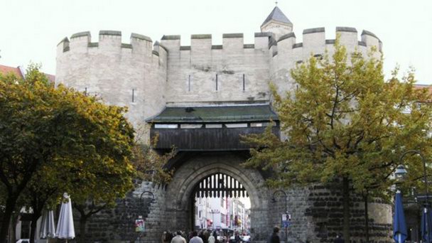 Айгельштайнские ворота в Кельне