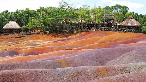 Шамарель – семицветные пески в Порт Луи Шамарель – семицветные пески в Порт Луи