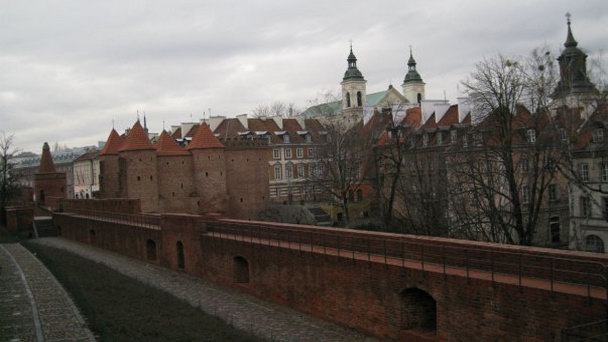Варшавский барбакан в Варшаве Варшавский барбакан в Варшаве