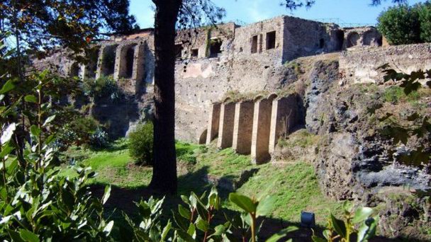 Крепостные стены в Кампании Крепостные стены в Кампании