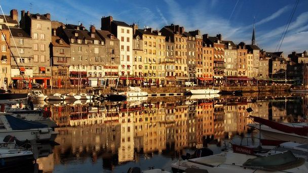 Набережная Онфлера в Нормандии