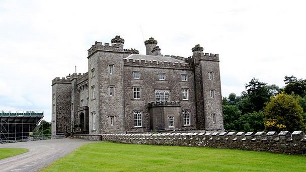 Замок Слейн в Мите