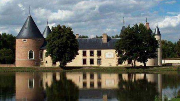 Замок Шамероль в Долине Луары