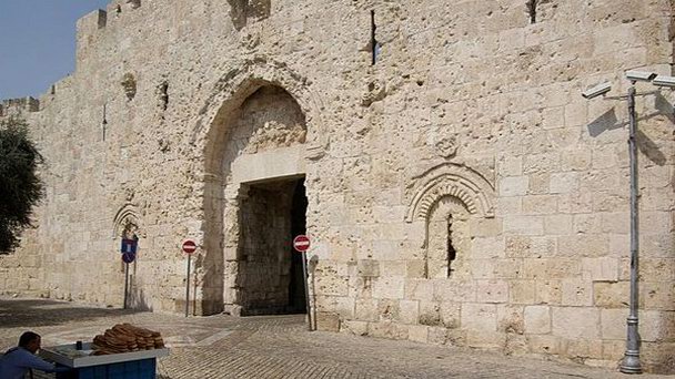 Сионские ворота в Иерусалиме Сионские ворота в Иерусалиме