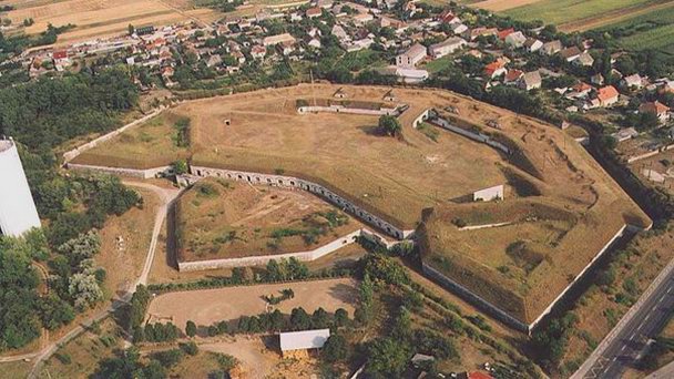 Крепость Комарно в Нитре Крепость Комарно в Нитре