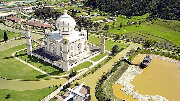 Парк Jaime Duque в Боготе