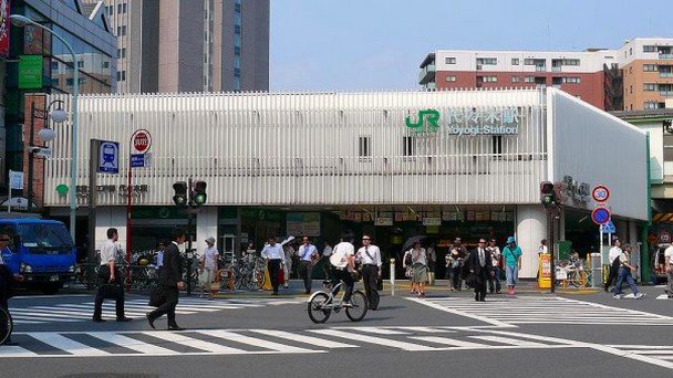 Станция Ёёги-Уэхара в Токио