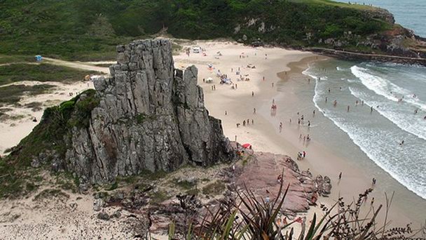 Пляж Торрес в Риу-Гранди-ду-Суле