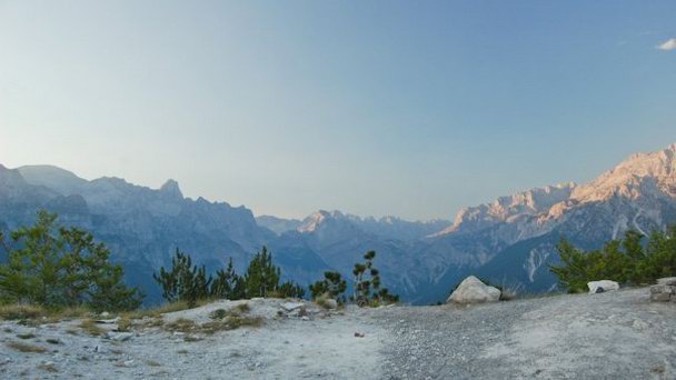 Северо-Албанские Альпы в Тиране Северо-Албанские Альпы в Тиране