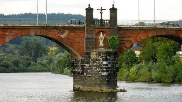 Римский мост в Трире в Рейнланд-Пфальце