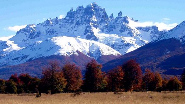 Холм Серро-Кастильо в Винья-дель-Маре Холм Серро-Кастильо в Винья-дель-Маре