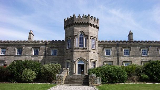 Замок Дангивен в Северной Ирландии