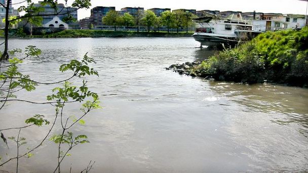 Река Jeker в Тонгерене Река Jeker в Тонгерене