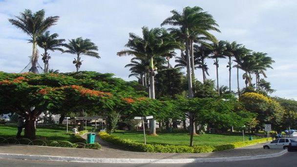 Площадь имени Танкреду Невиса в Баии